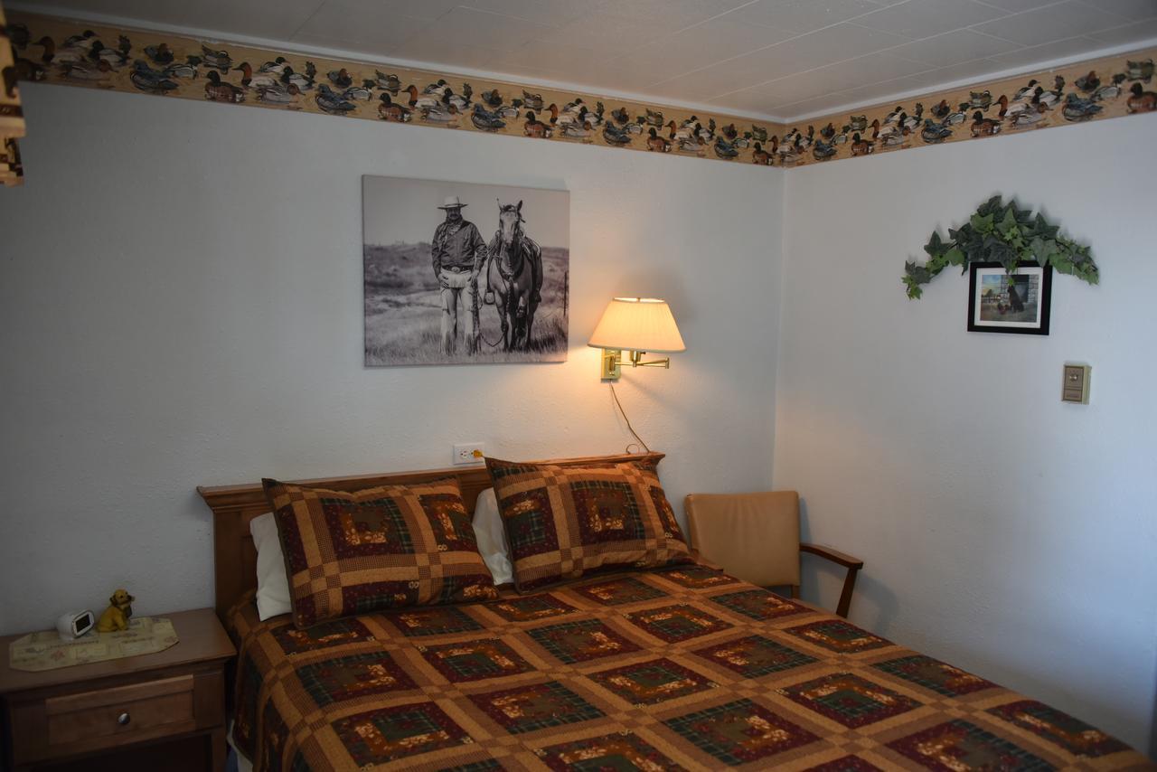 Royals Inn Motel Malta Buitenkant foto